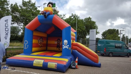 Springkussen Zeerover met glijbaan